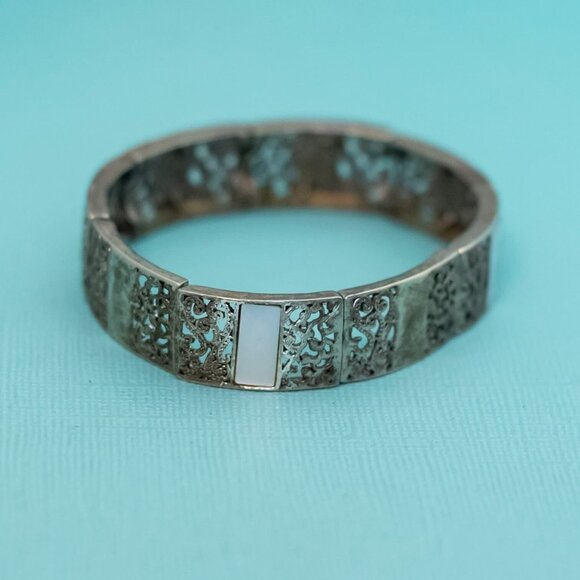 7 inch, Vintage Intricate Floral Motif Silver Tone Bracelet by Cookie Lee - E42 - Picture 1 of 3